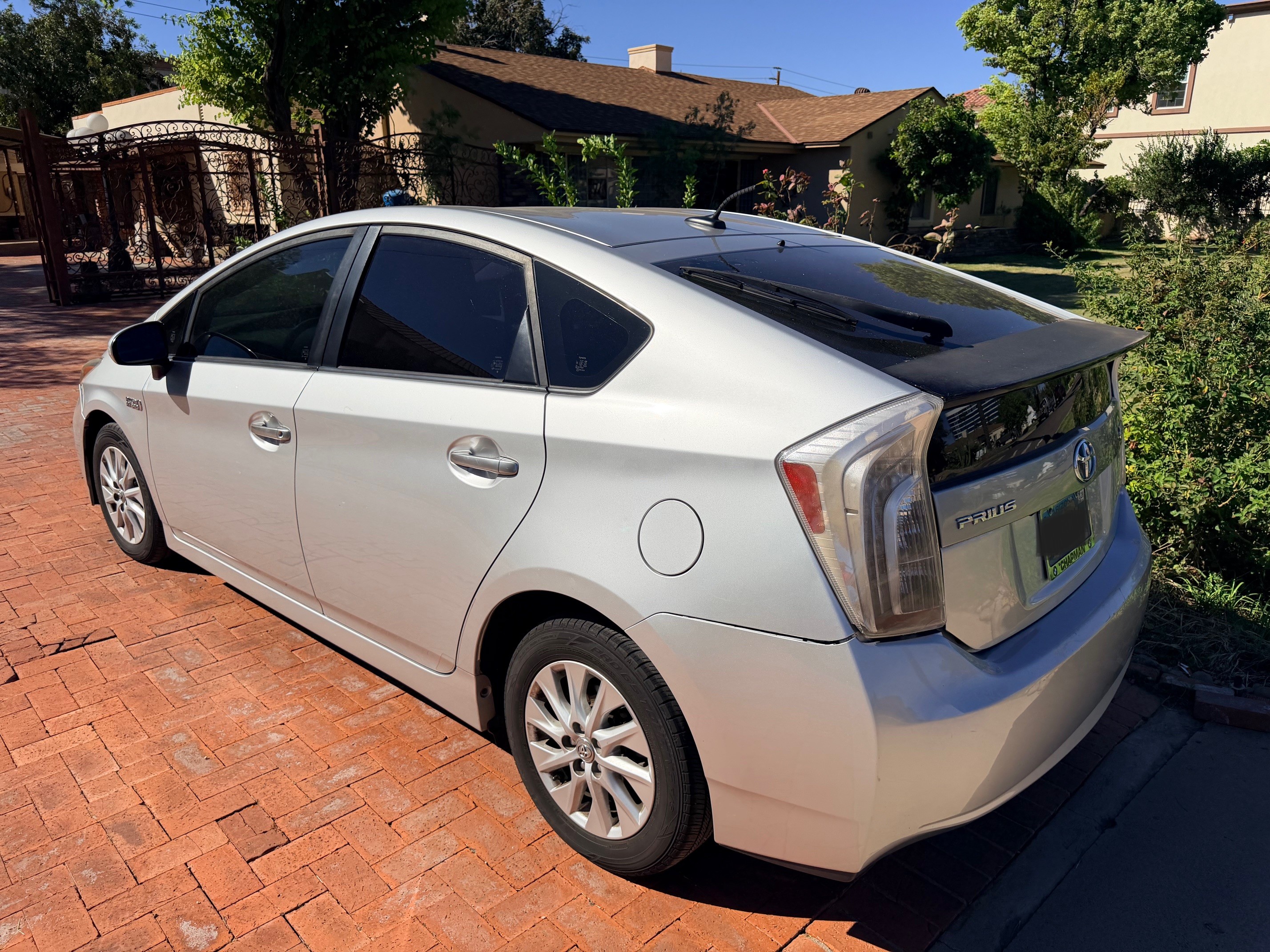 Used 2014 Toyota Prius Prime Plug-In Hybrid FWD image 2