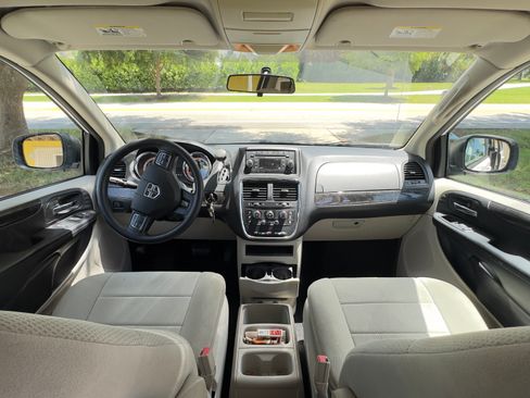 Used 2013 Dodge Grand Caravan SE FWD image 6