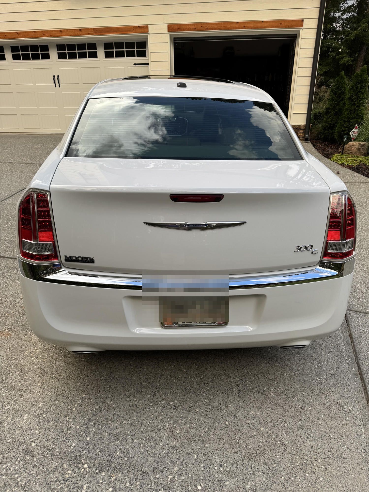 Used 2013 Chrysler 300 C RWD image 4