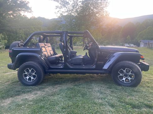 Used 2021 Jeep Wrangler Unlimited Rubicon AWD/4WD image 4