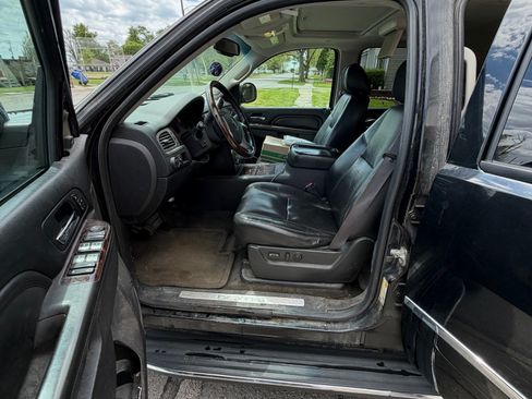 Used 2011 GMC Yukon Denali AWD/4WD image 9