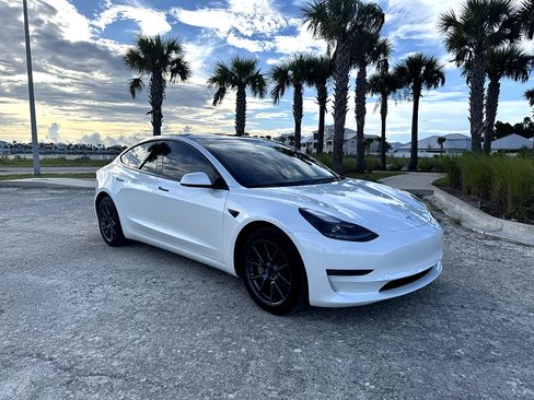 Used 2023 Tesla Model 3 Standard Range RWD image 1