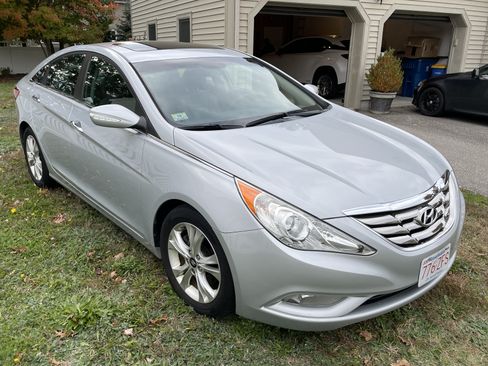 Used 2011 Hyundai Sonata Limited FWD image 1