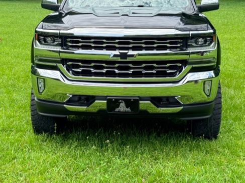 Used 2017 Chevrolet Silverado 1500 LTZ w/ LPO, Black Pack AWD/4WD image 4