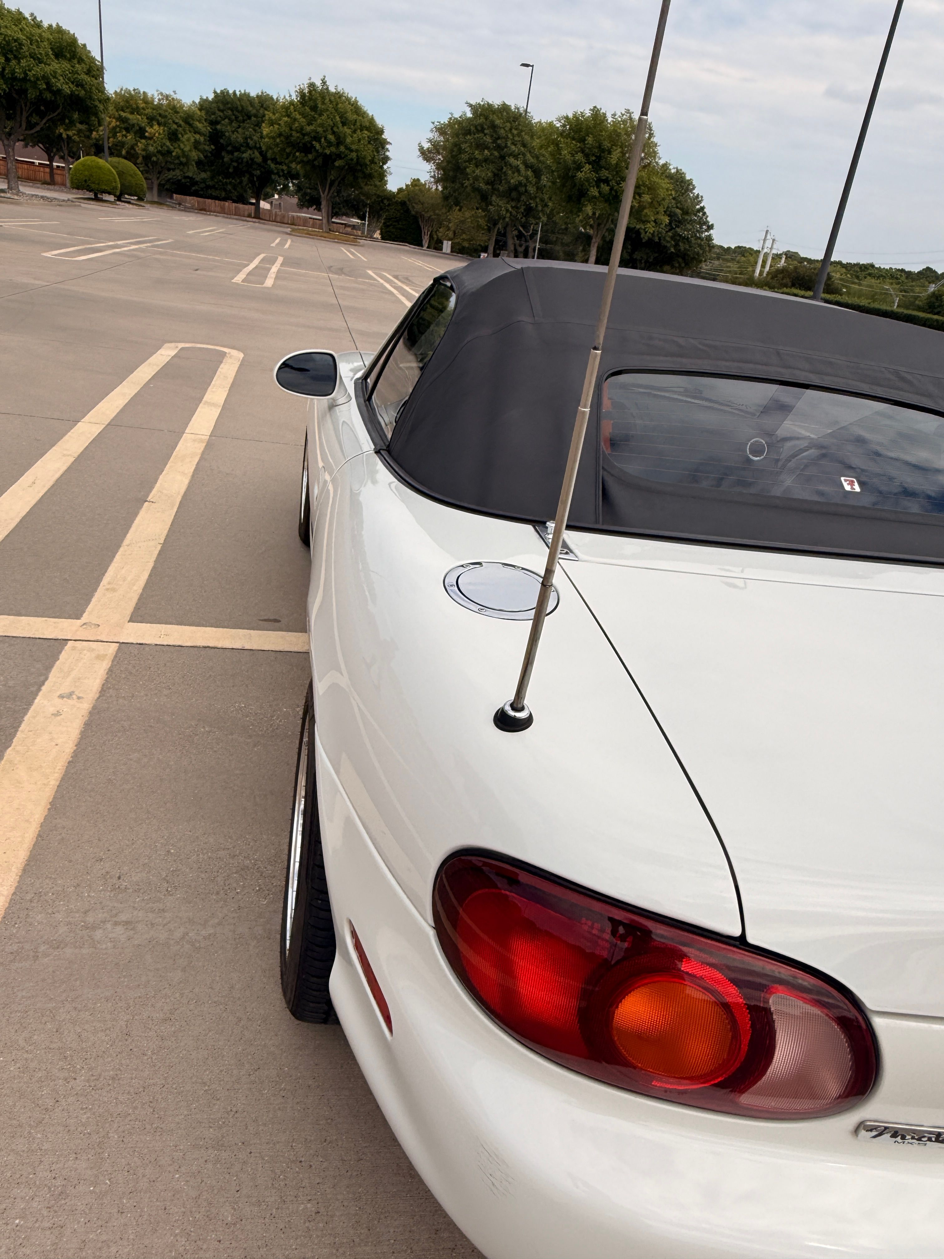 Used 2000 MAZDA MX-5 Miata RWD image 10