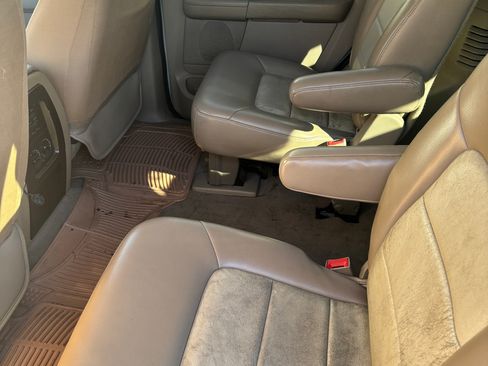 Used 2004 Ford Expedition Eddie Bauer image 11