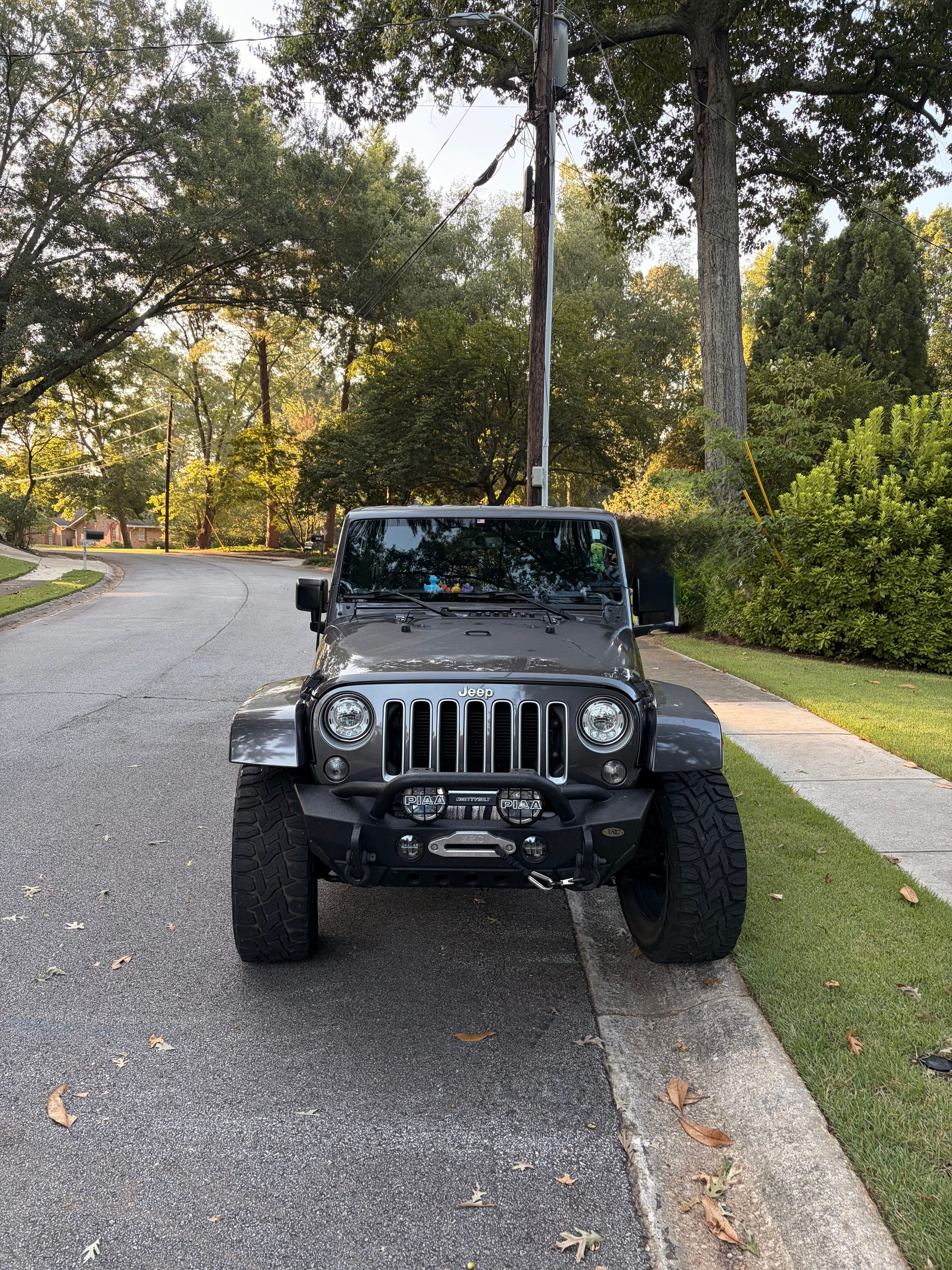 Used 2017 Jeep Wrangler Unlimited Sahara AWD/4WD image 2