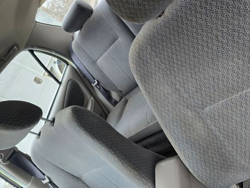 Used 2001 Toyota Corolla LE image 6