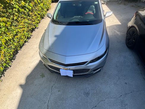 Used 2016 Chevrolet Malibu Hybrid w/ Leather Package FWD image 2