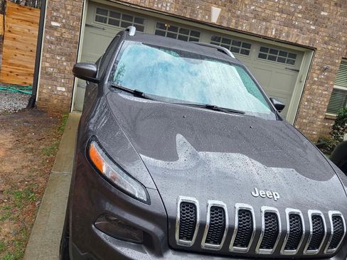 Used 2018 Jeep Cherokee Limited image 8