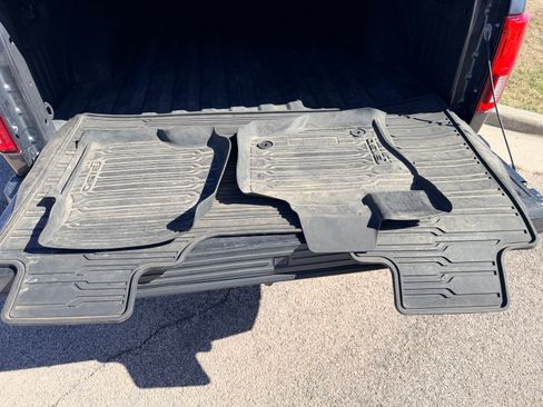 Used 2018 Ford F150 Platinum w/ Equipment Group 701A Luxury image 19