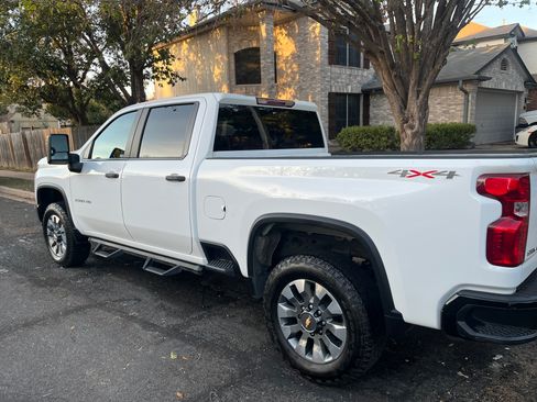 Used 2023 Chevrolet Silverado 2500 Custom w/ Custom Value Package image 6