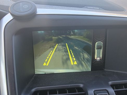 Used 2017 Volvo XC60 T5 Inscription w/ Advanced Package image 12