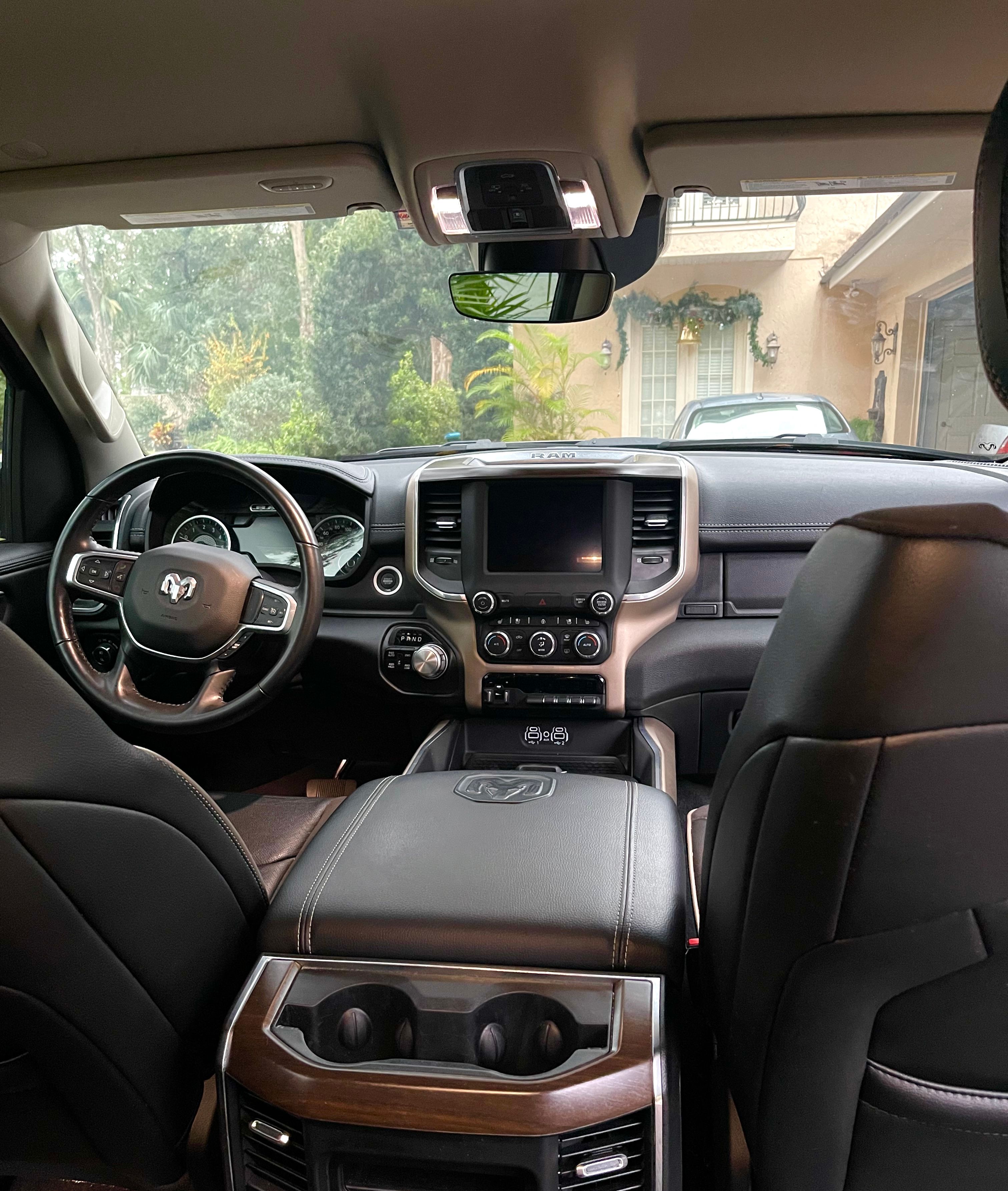 Used 2022 RAM 1500 Laramie AWD/4WD image 9