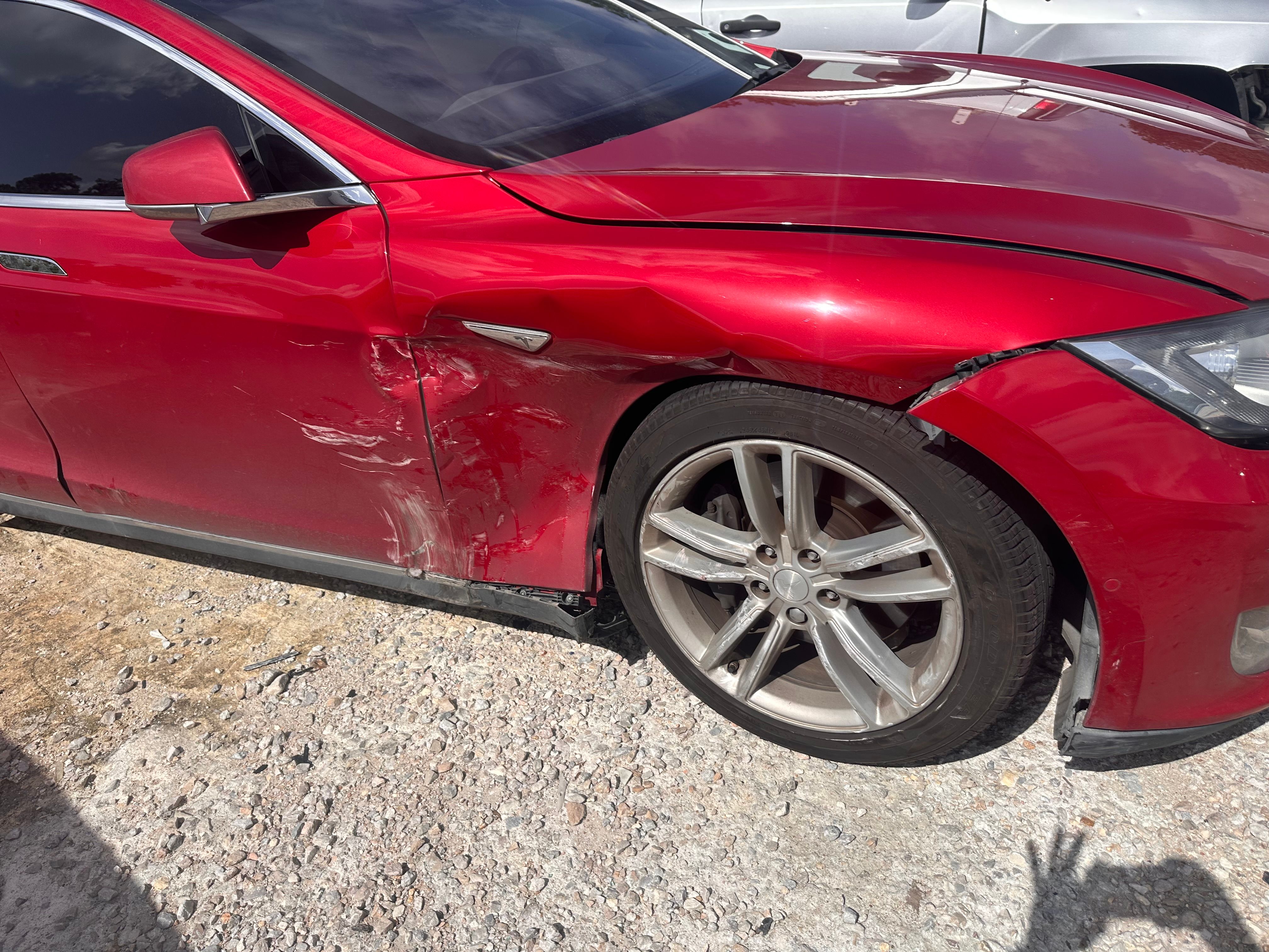 Used 2015 Tesla Model S 70 RWD image 4