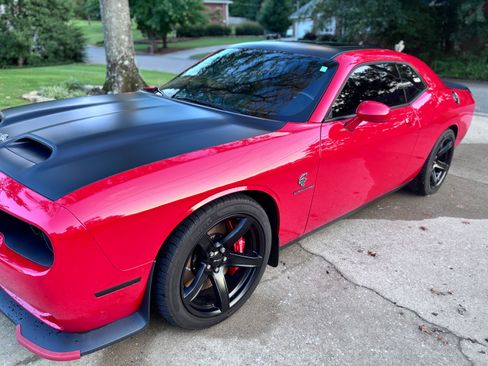 Used 2020 Dodge Challenger SRT Hellcat image 10