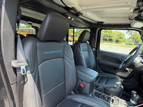 Used 2024 Jeep Wrangler Unlimited Rubicon 4xe w/ Safety Group AWD/4WD image 5