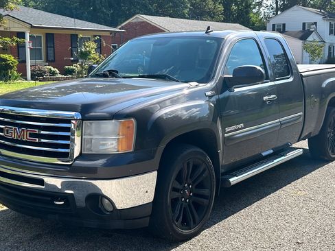Used 2010 GMC Sierra 1500 SLE AWD/4WD image 2
