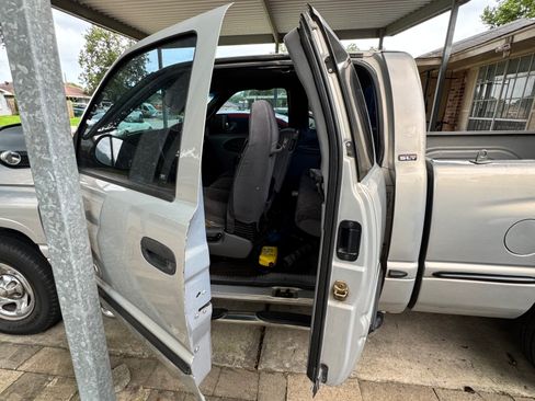 Used 1999 Dodge Ram 1500 Truck 2WD Quad Cab image 8
