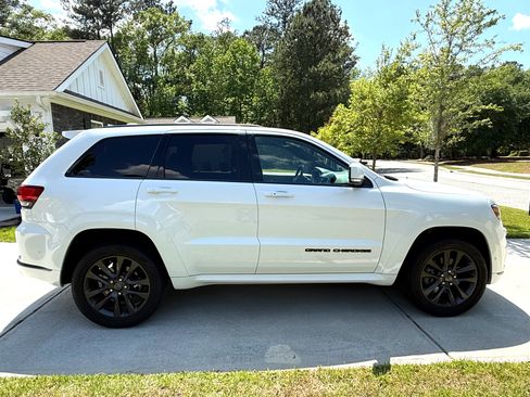 Used 2018 Jeep Grand Cherokee High Altitude image 4