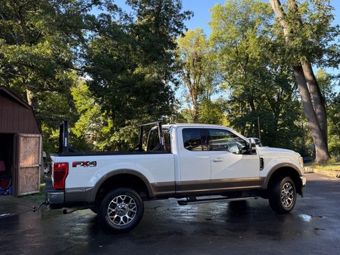 Used 2022 Ford F250 Lariat w/ Lariat Value Package image 14
