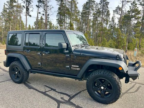 Used 2018 Jeep Wrangler Unlimited Sport S image 2