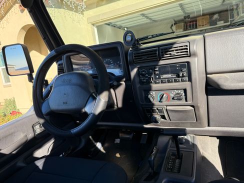 Used 2002 Jeep Wrangler X image 12