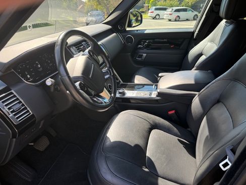 Used 2020 Land Rover Range Rover HSE image 14