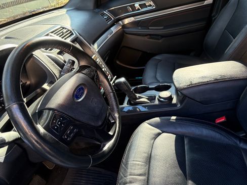 Used 2017 Ford Explorer Sport image 12