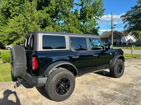 Used 2023 Ford Bronco Wildtrak image 7