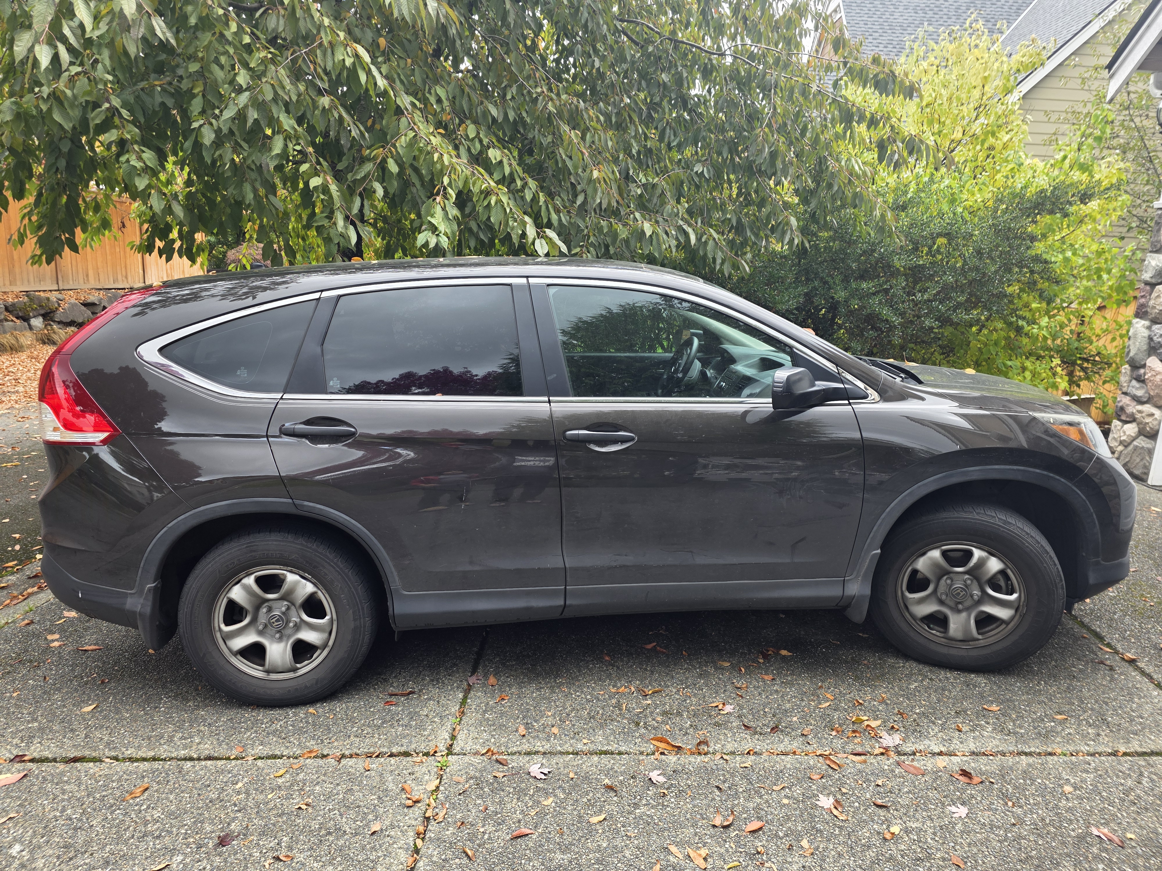 Used 2014 Honda CR-V LX image 2