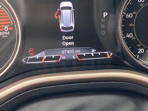 Used 2017 Jeep Cherokee Limited image 8