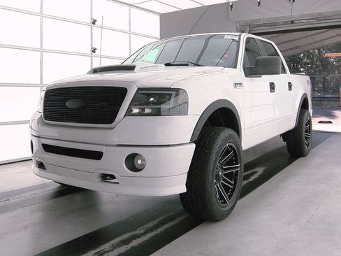 Used 2007 Ford F150 Lariat image 2