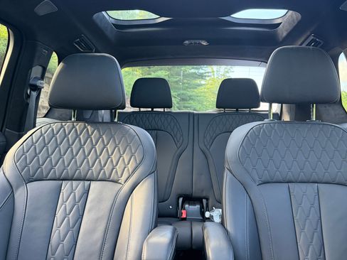 Used 2024 BMW X7 M60i w/ Executive Package AWD/4WD image 11