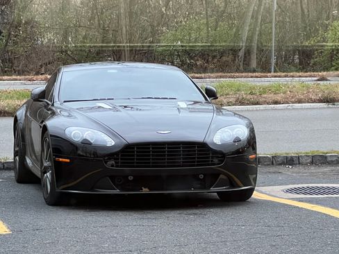Used 2013 Aston Martin V8 Vantage Coupe image 2