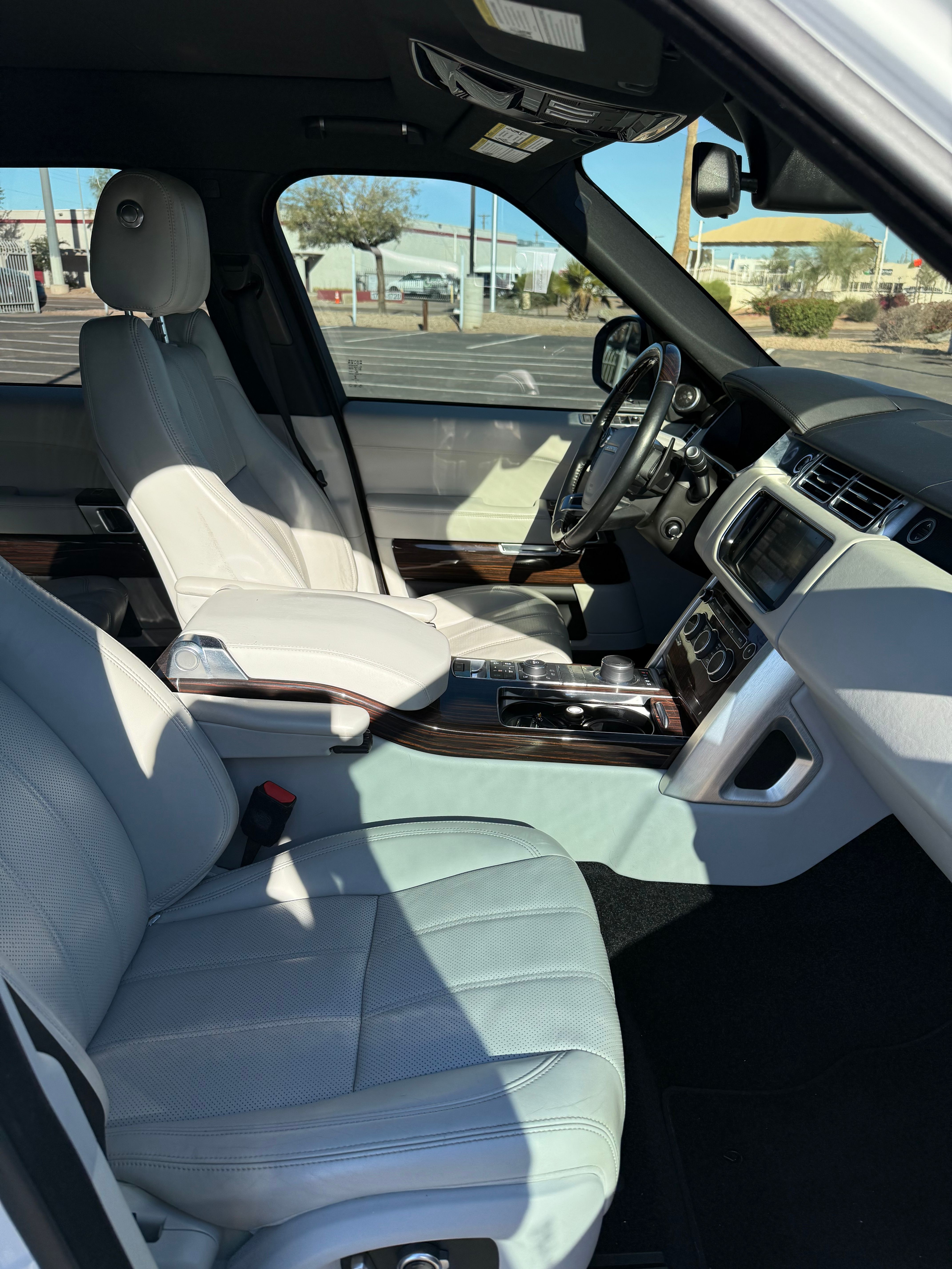 Used 2016 Land Rover Range Rover Supercharged AWD/4WD image 10