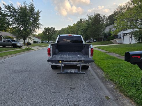 Used 2015 Ford F150 Lariat w/ Equipment Group 502A Luxury image 5