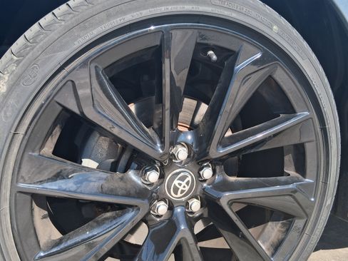 Used 2020 Toyota Corolla SE w/ SE Premium Package FWD image 15