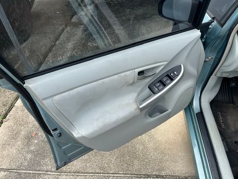 Used 2014 Toyota Prius Two FWD image 9