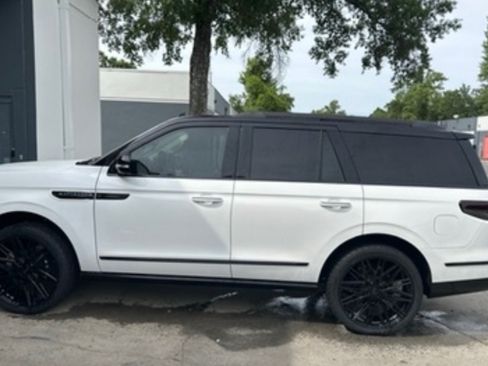 Used 2024 Lincoln Navigator Black Label image 5