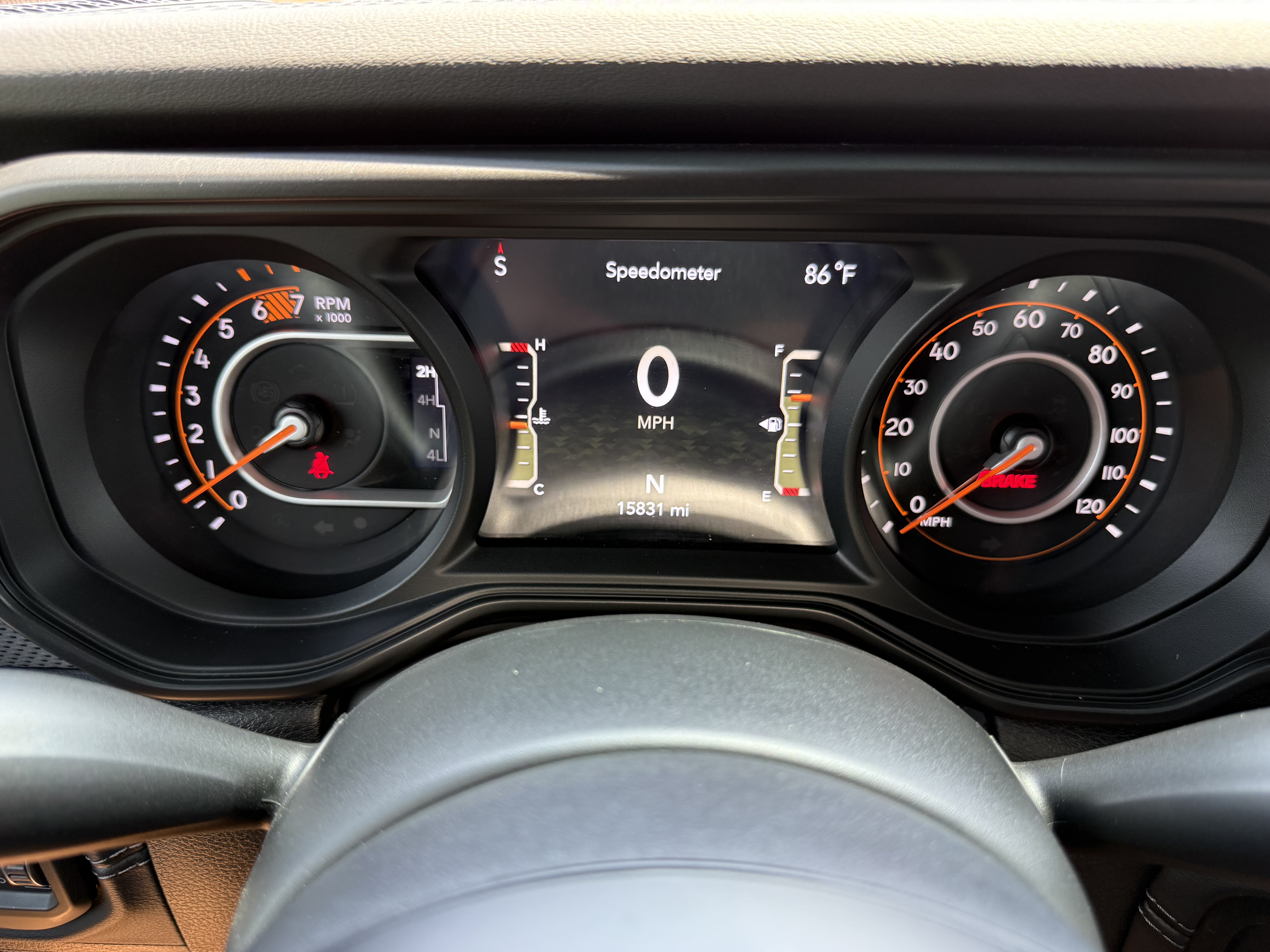 Used 2024 Jeep Wrangler Rubicon w/ Convenience Group AWD/4WD image 5