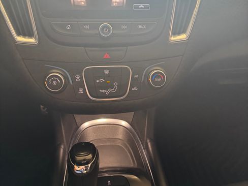 Used 2016 Chevrolet Malibu LT FWD image 19