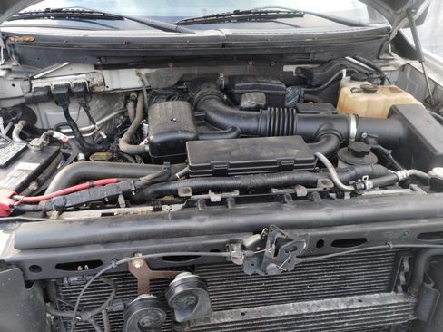 Used 2010 Ford F150 XLT image 2