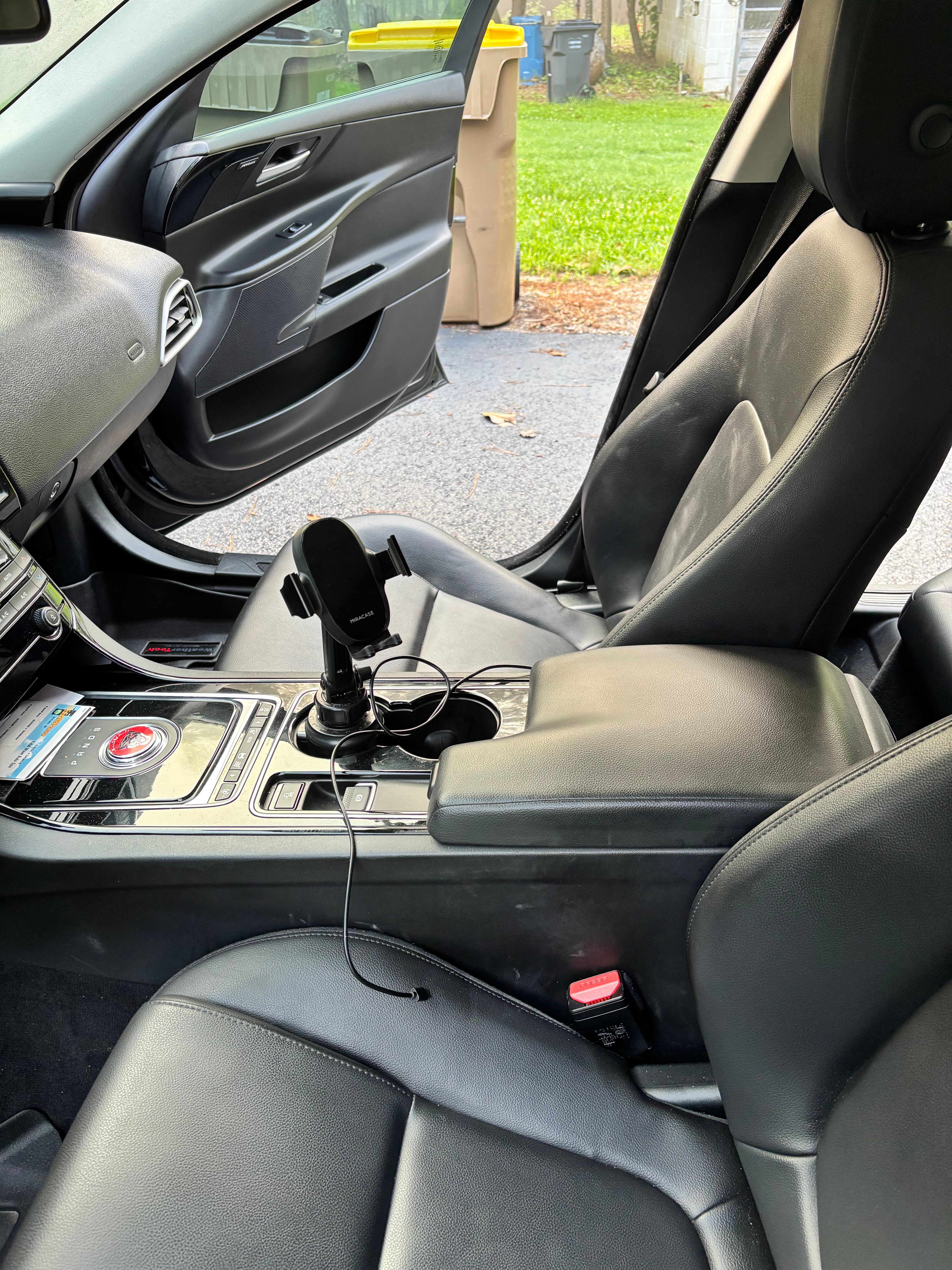 Used 2017 Jaguar XE Premium AWD/4WD image 12