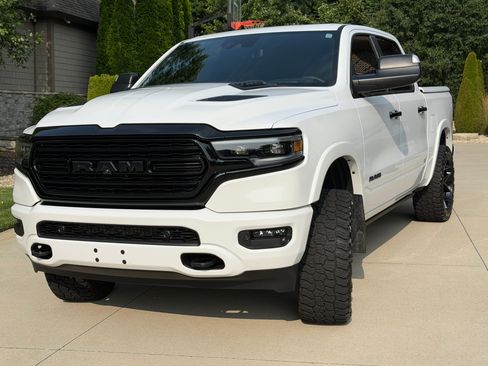 Used 2024 RAM 1500 Limited AWD/4WD image 8