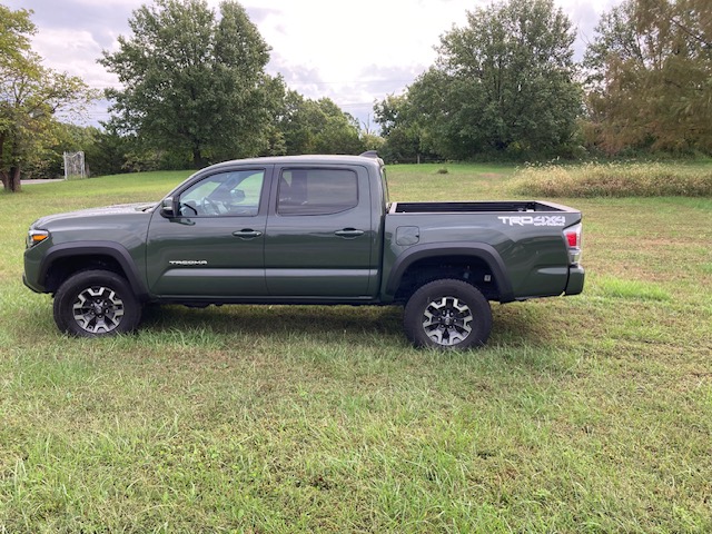 Used 2021 Toyota Tacoma TRD Off-Road w/ TRD Premium Off Road Package AWD/4WD image 5