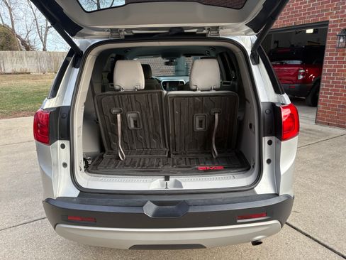 Used 2019 GMC Acadia SLE w/ LPO, Floor Liner Package image 9