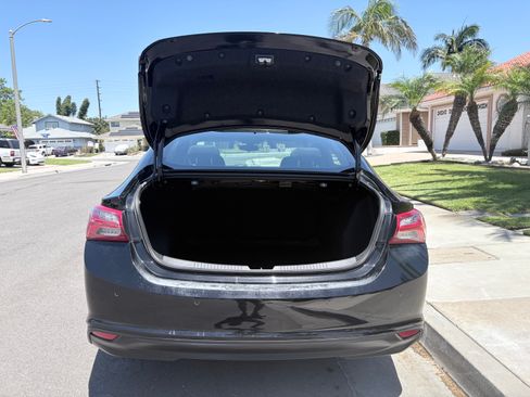 Used 2020 Chevrolet Malibu LT FWD image 14