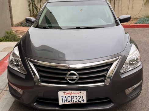 Used 2013 Nissan Altima 2.5 SV image 2