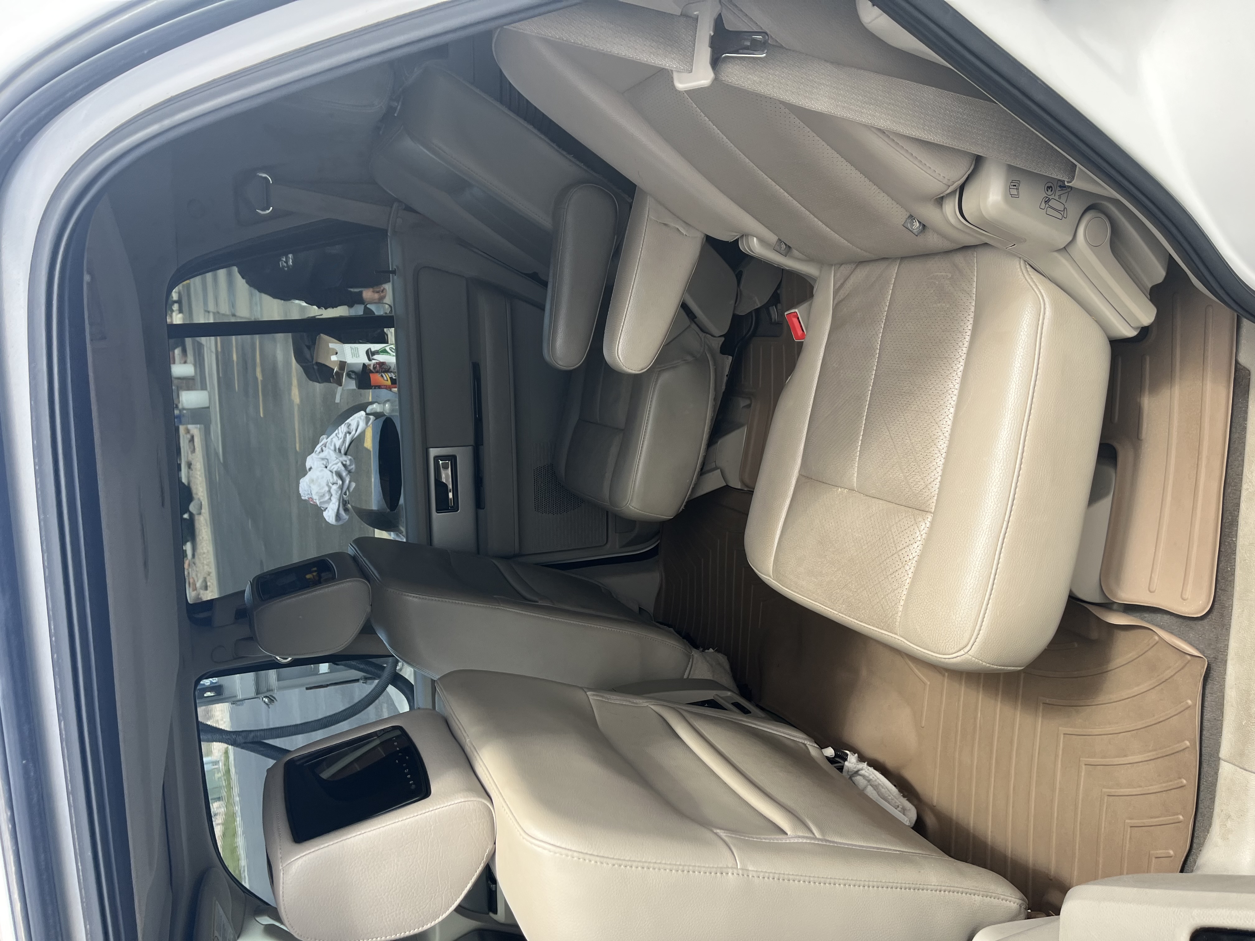 Used 2013 Ford Expedition Limited RWD image 15